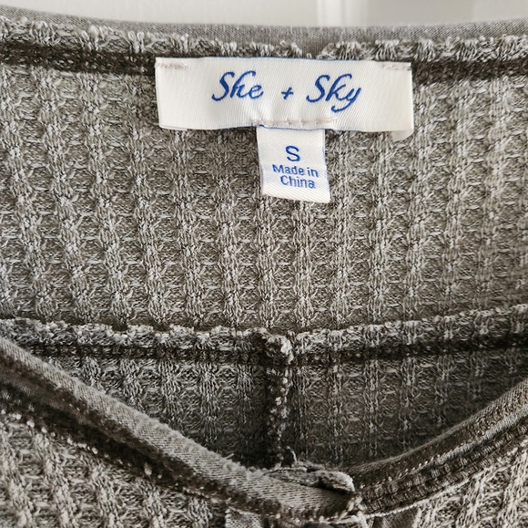 She and Sky Waffle knit patch sleeve henley, size S - Picture 3 of 7